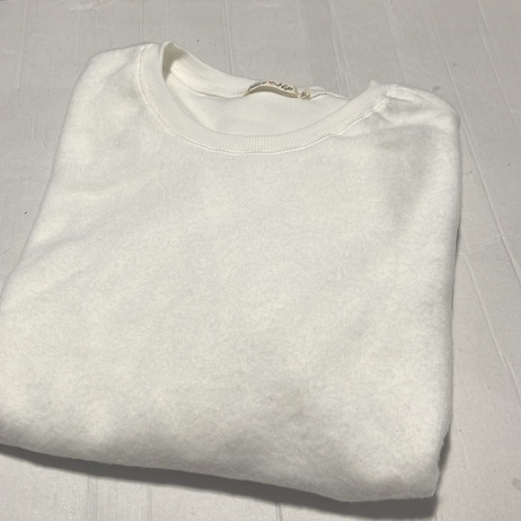 Heart & Hips White Crew Neck Sweater - Size L - Picture 2 of 4